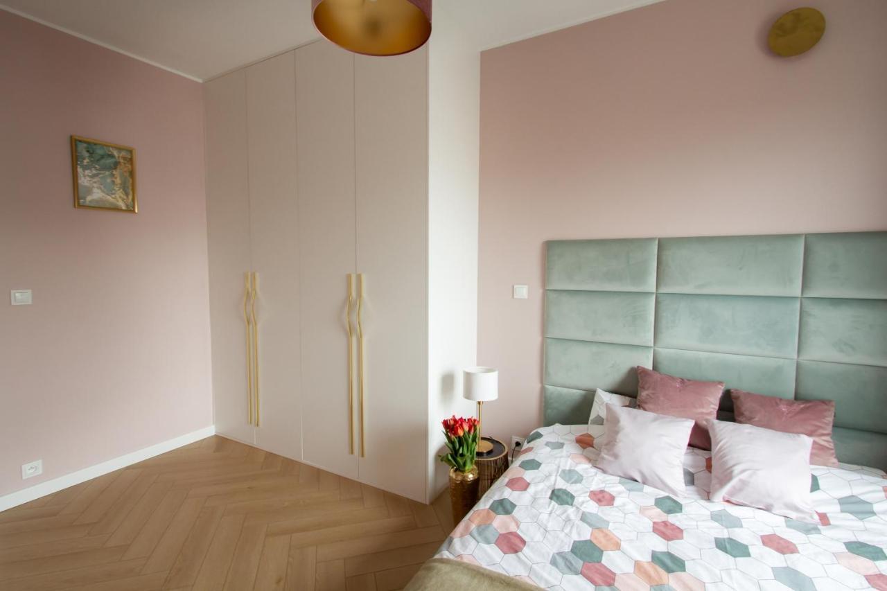 Nowy Apartment Przy Placu Szembeka 华沙 外观 照片