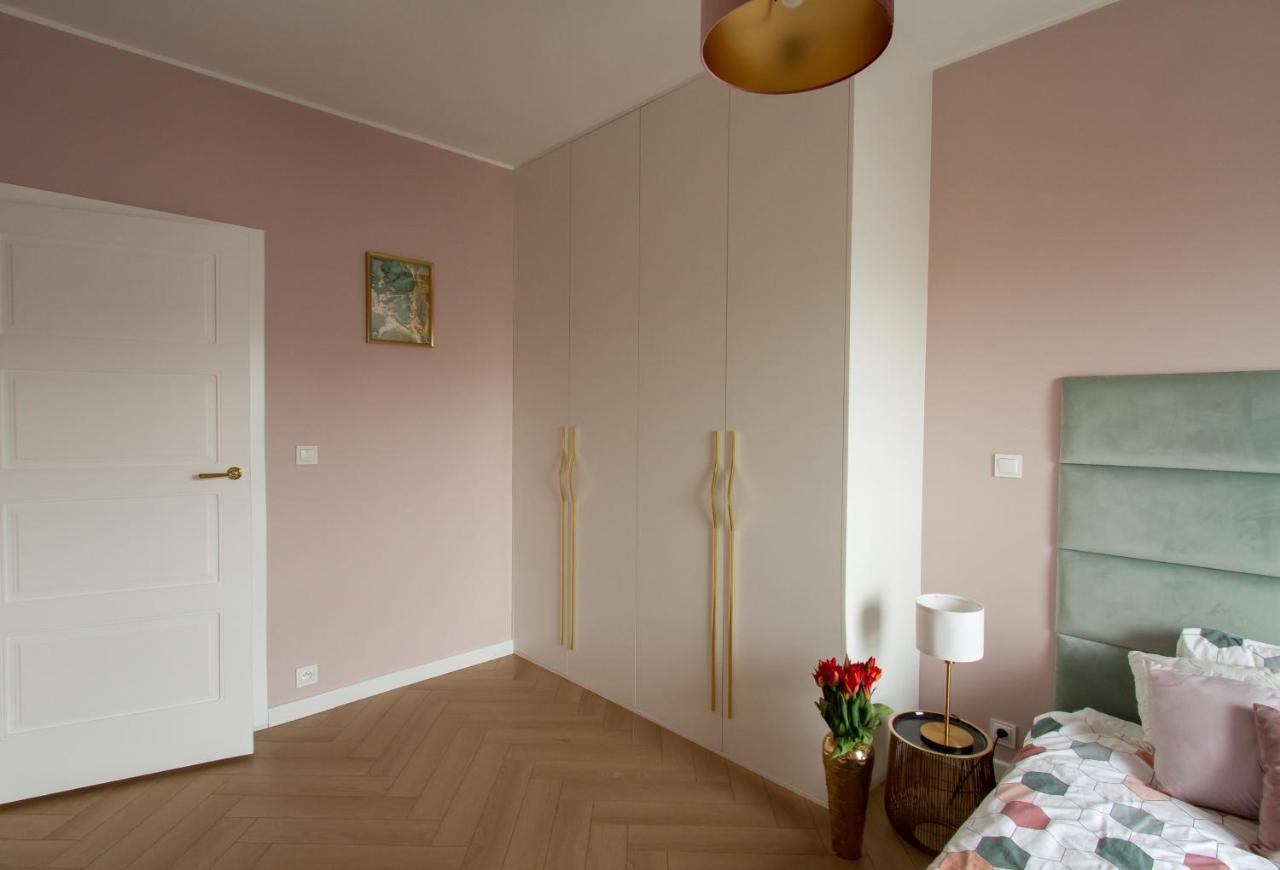 Nowy Apartment Przy Placu Szembeka 华沙 外观 照片